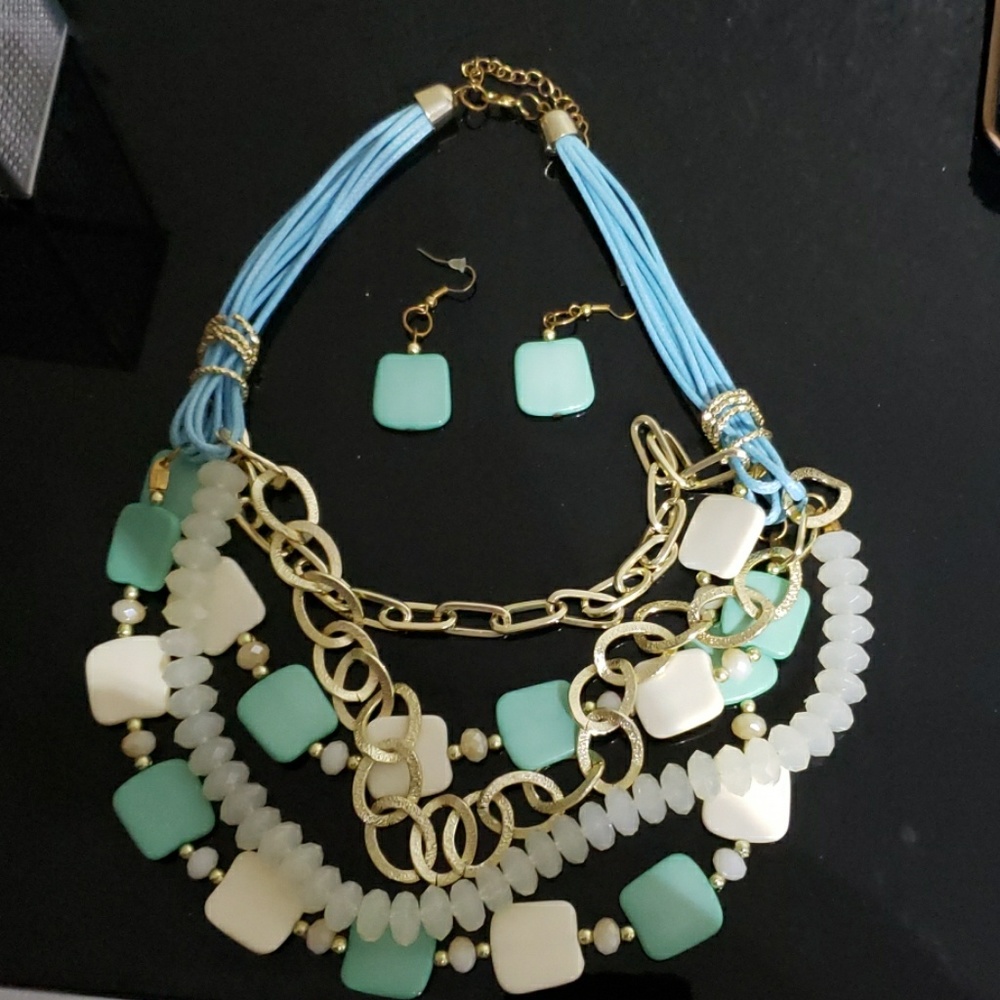 Necklace and earring set